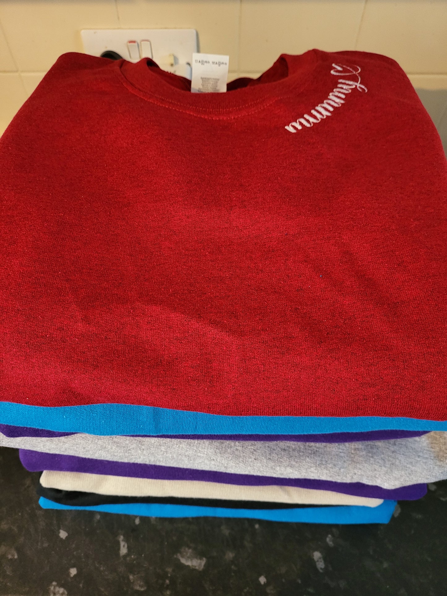 Mama with sleeve embroidery